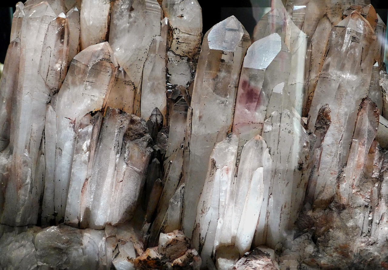 Crystals in Ancient Chinese Wisdom: Feng Shui Roots and Practical Choices